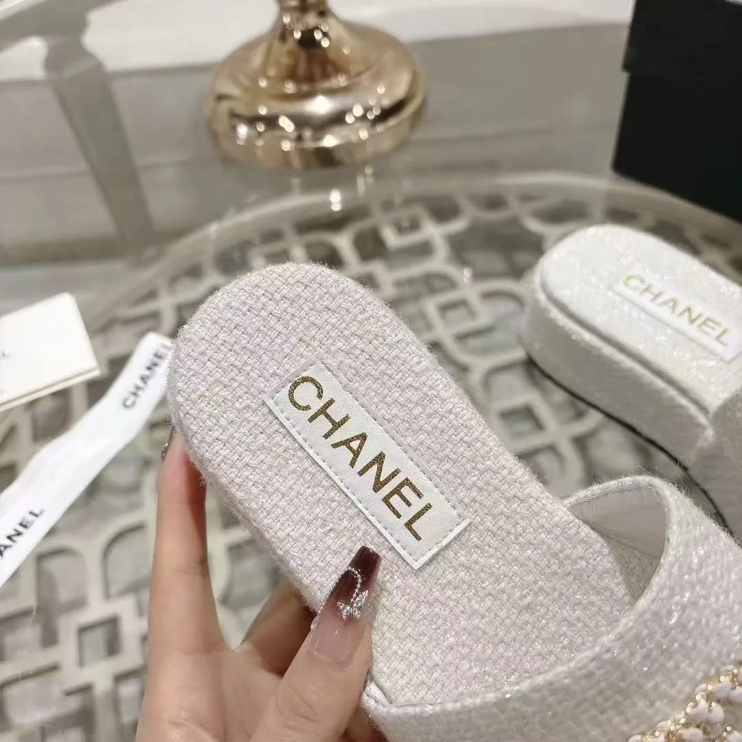 👟👟Ex-factory price 480👟👟 🎉Chanel Chanel 2025 Xiaoxiang C family thick-soled sandals series official website synchronization, classic and elegant, casual wear 🌹🌹🌹🌹Original logo ~ Made of imported sheepskin and C family custom fabrics, a variety of colors for the goddess to choose! ❤️❤️❤️❤️ Code number: 36~40 (35.41.42 customized, non-returnable) Color: 5 colors;